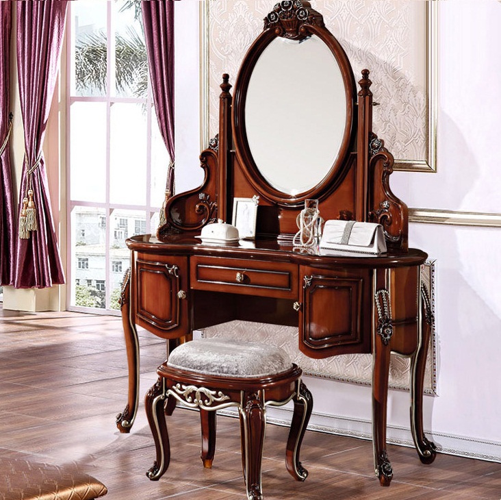 Pouring a dressing table with a retro-style mirror into the bedroom