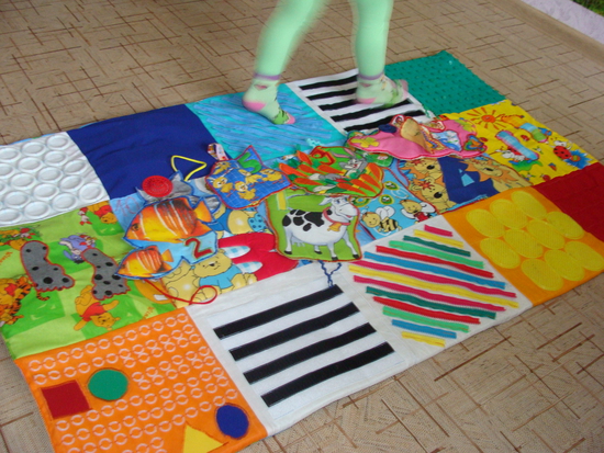 Foto di un tappeto in via di sviluppo per un bambino in età prescolare