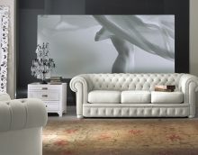 sofa putih dalam gaya gambar ruang tamu