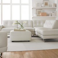világos kanapé a nappali kialakításában fotó