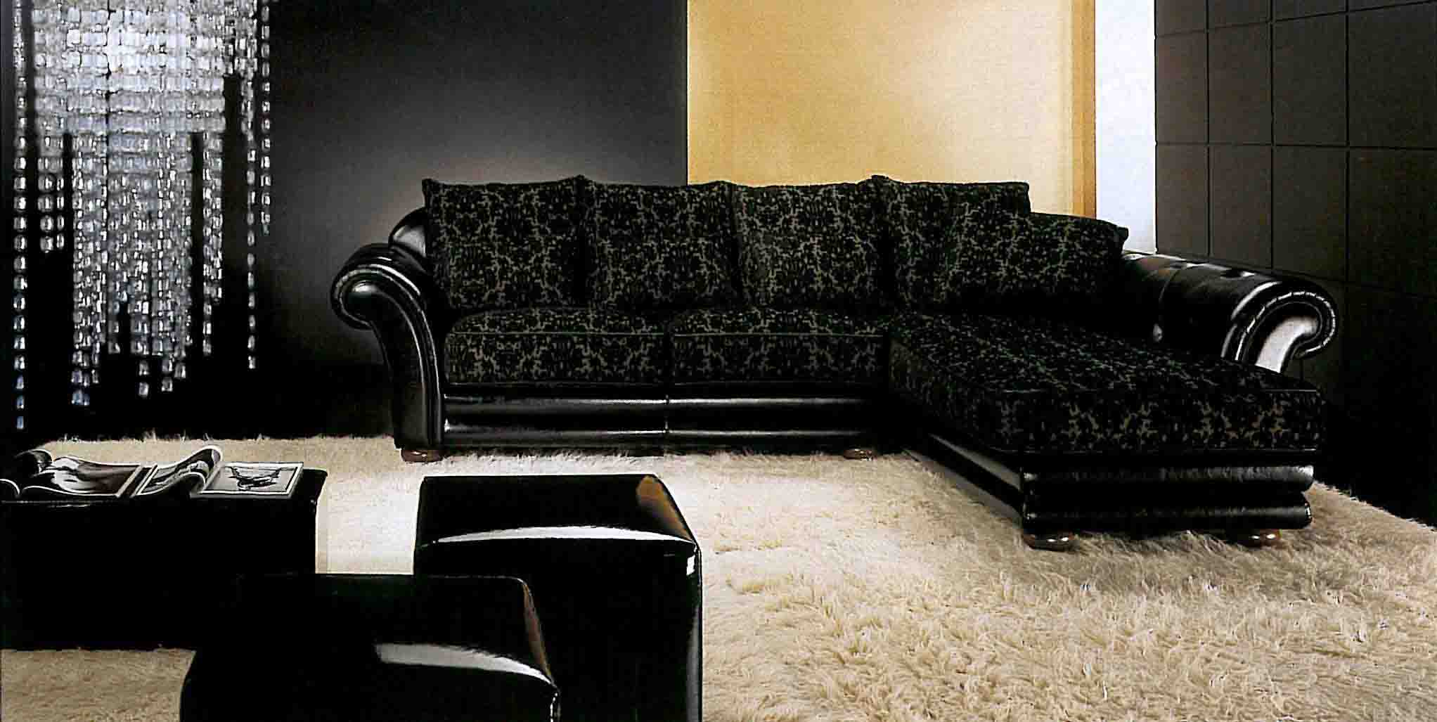 canapé d'angle en cuir à l'intérieur du couloir