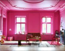 luminoso soggiorno design in foto a colori fucsia