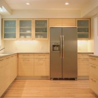 splendidi interni di cucina beige in foto in stile classico