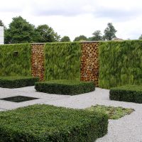 décor de paysage chic de la cour à l'anglaise avec photo d'arbres