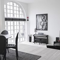 sol blanc lumineux dans la conception de la photo de l'appartement