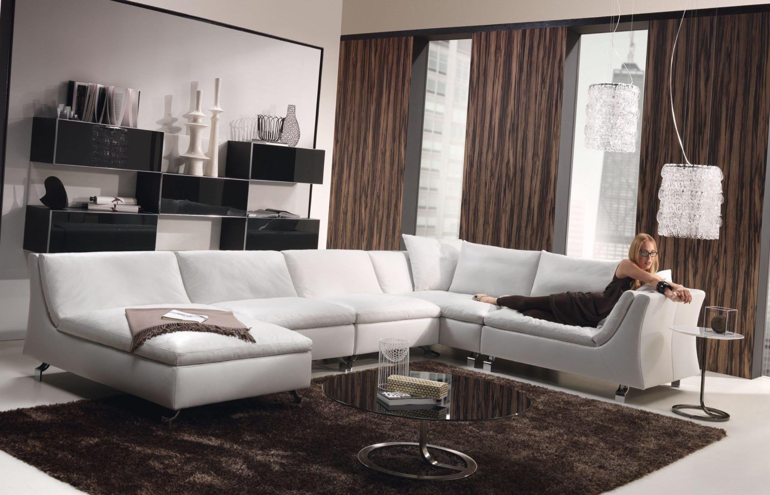 fehér kanapé a hálószoba stílusában