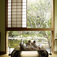 immagine interna luminosa del corridoio di stile giapponese