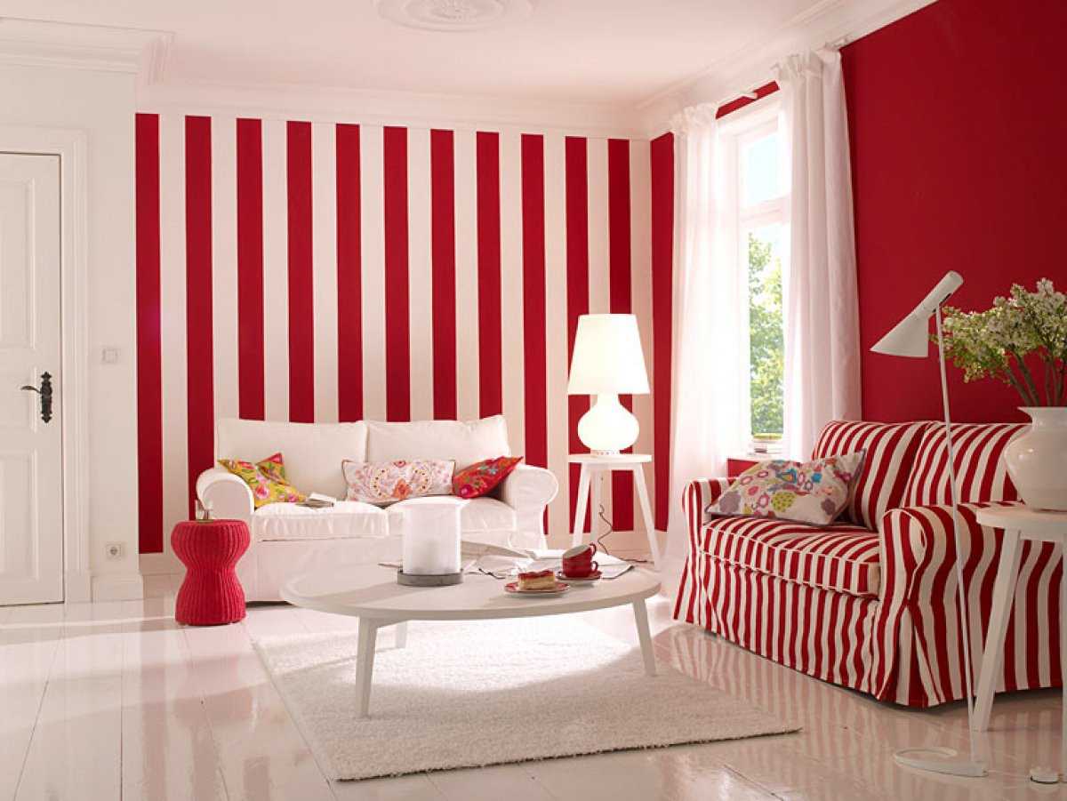 combinaison de rouge avec d'autres couleurs à l'intérieur de la chambre