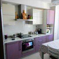 bel design della cucina in foto tinta viola