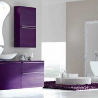 luminoso design dell'appartamento in colore viola