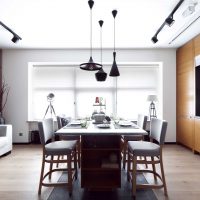 design del soggiorno in stile loft chiaro