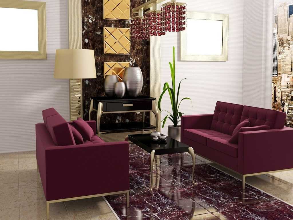 tamsiai violetinė sofa namų dekoracijoje