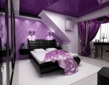 unusual decor of the living room in purple photo