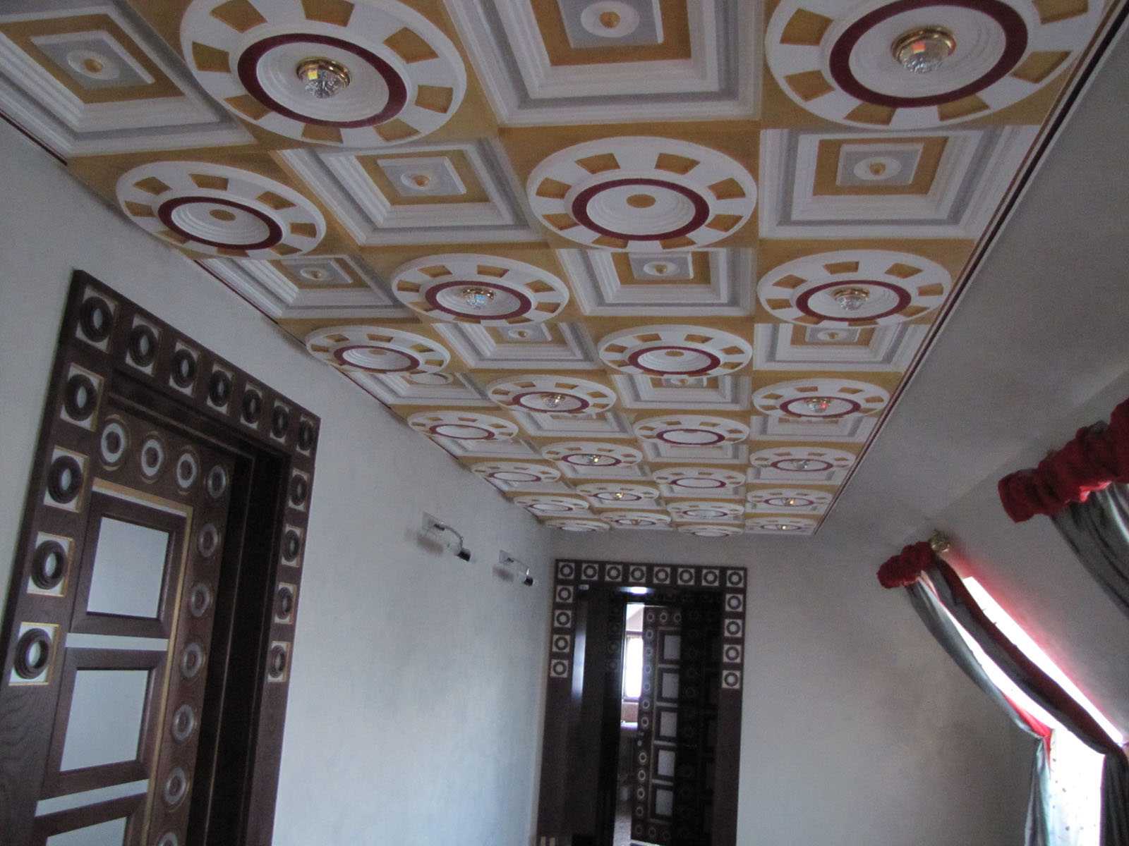 mooi ontwerp van het plafond met een patroon