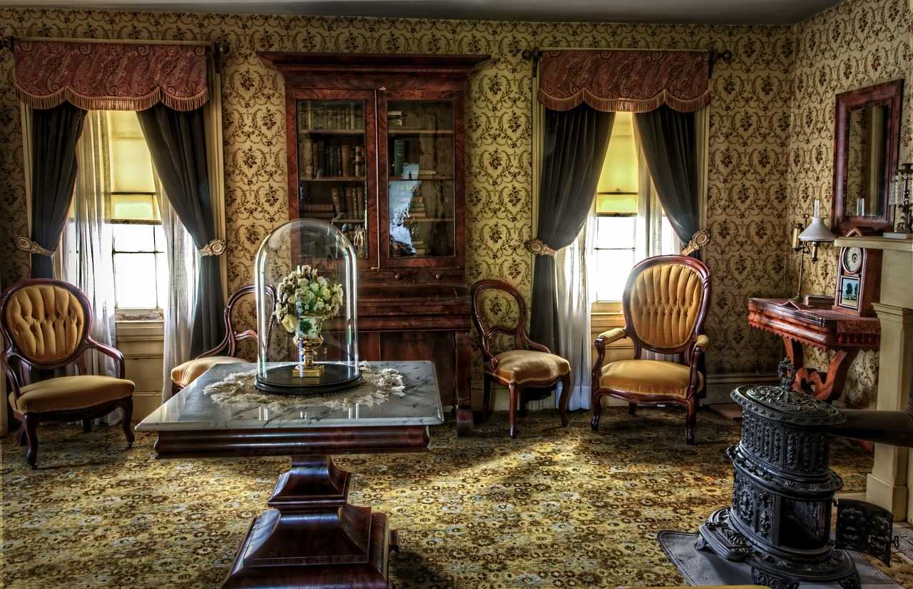 Bright Victorian-style apartment decor
