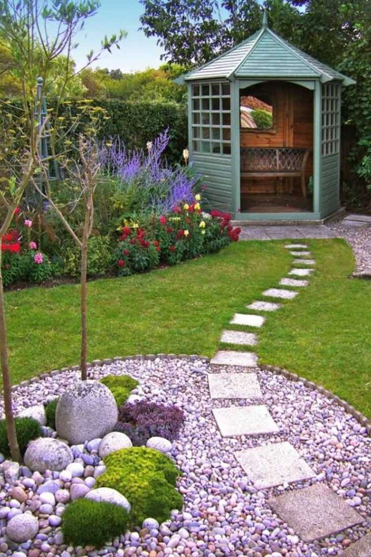 unusual design of the cottage design with stones