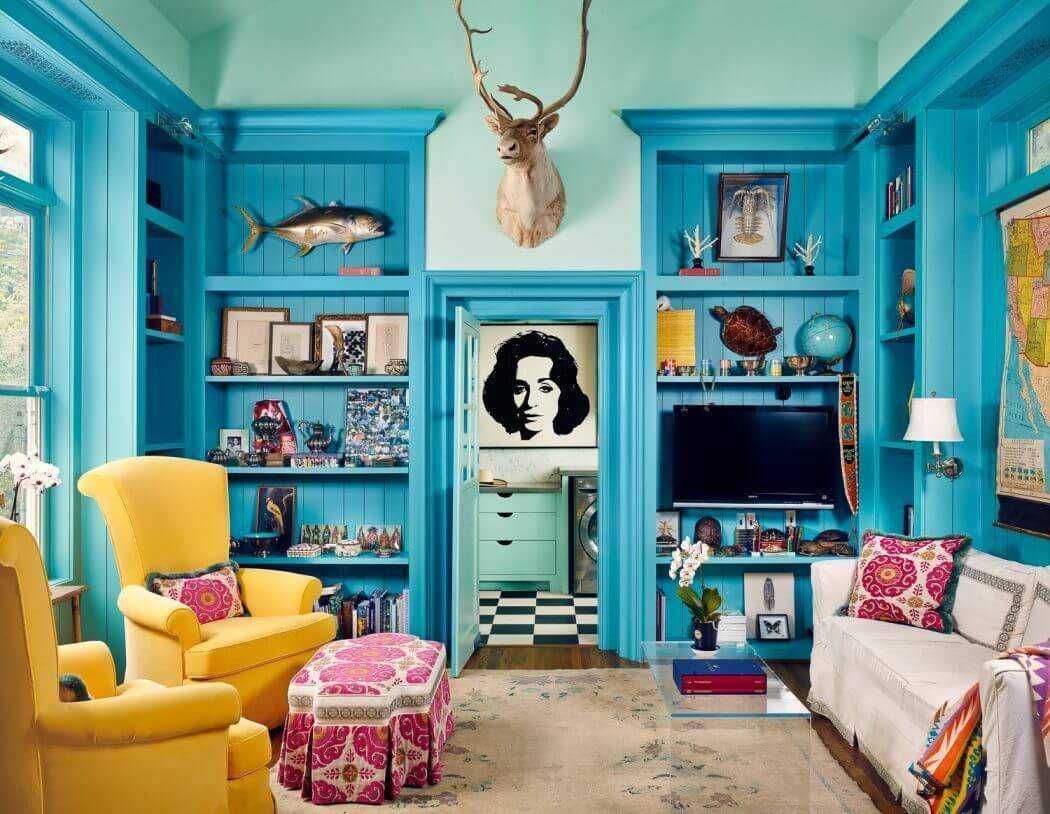 luminoso soggiorno design in blu