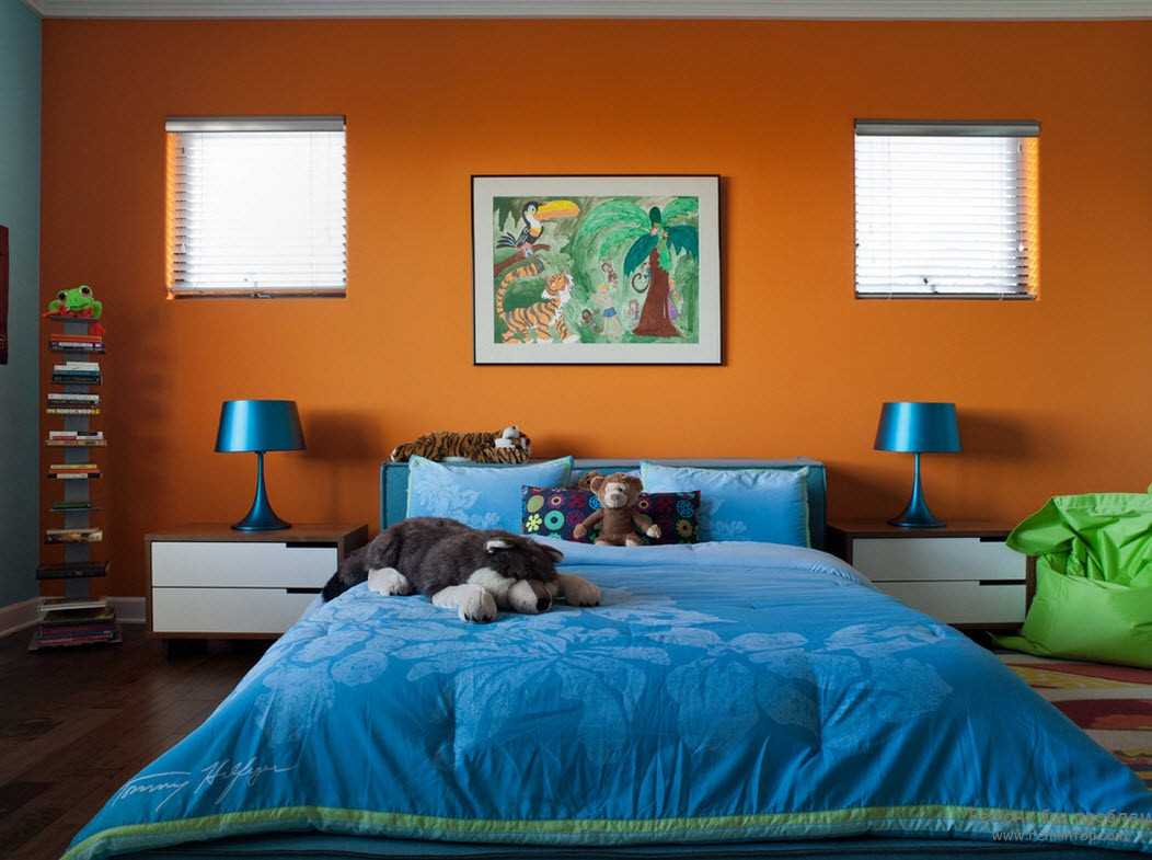 a világos narancs kombinációja az otthoni dekorációban más színekkel