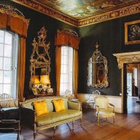 Victorian style living room decor picture