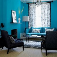 bellissimo interno camera da letto in foto a colori blu