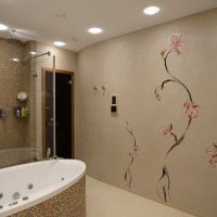 l'idée d'un beau plâtre décoratif dans la conception de la salle de bain
