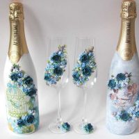 belle conception de bouteilles de champagne avec photo de rubans colorés