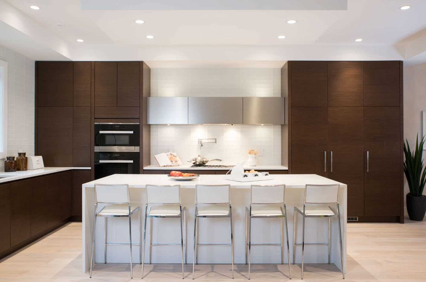 variant of a beautiful kitchen interior