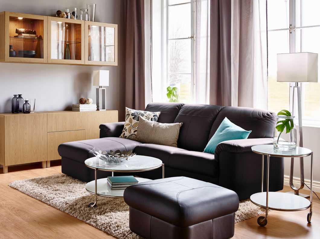 modern hálószoba dekorációval kanapéval