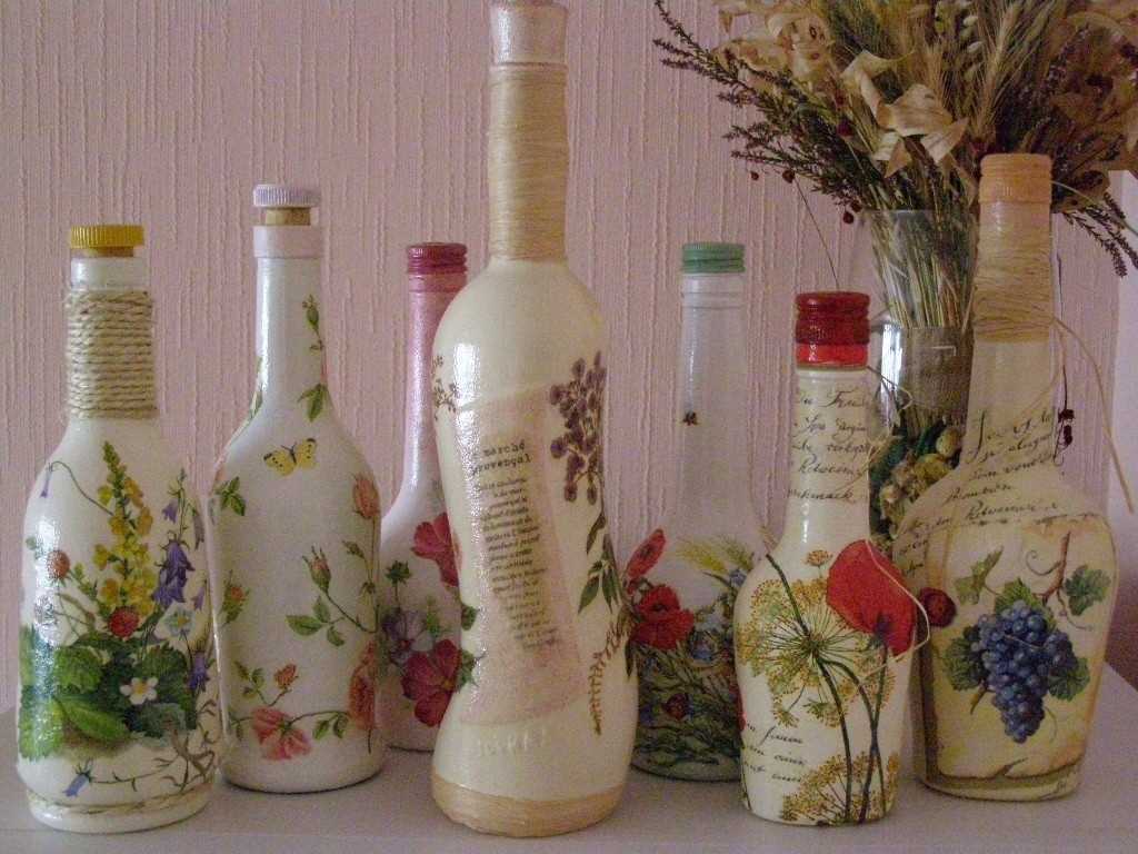 idée de décoration originale de bouteilles avec des peintures