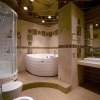 ideja svijetlog interijera fotografije velike kupaonice