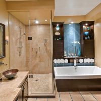 lijepa opcija za dizajn velike kupaonice