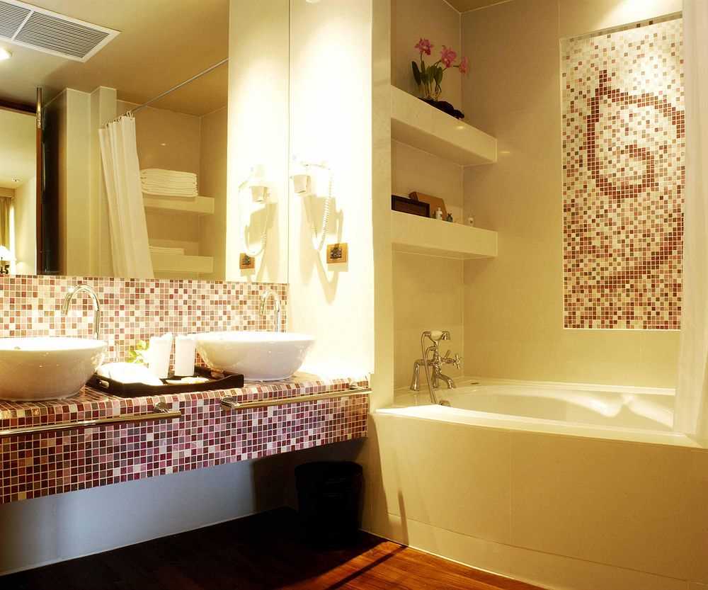 idée d'une salle de bains de style moderne 4 m²