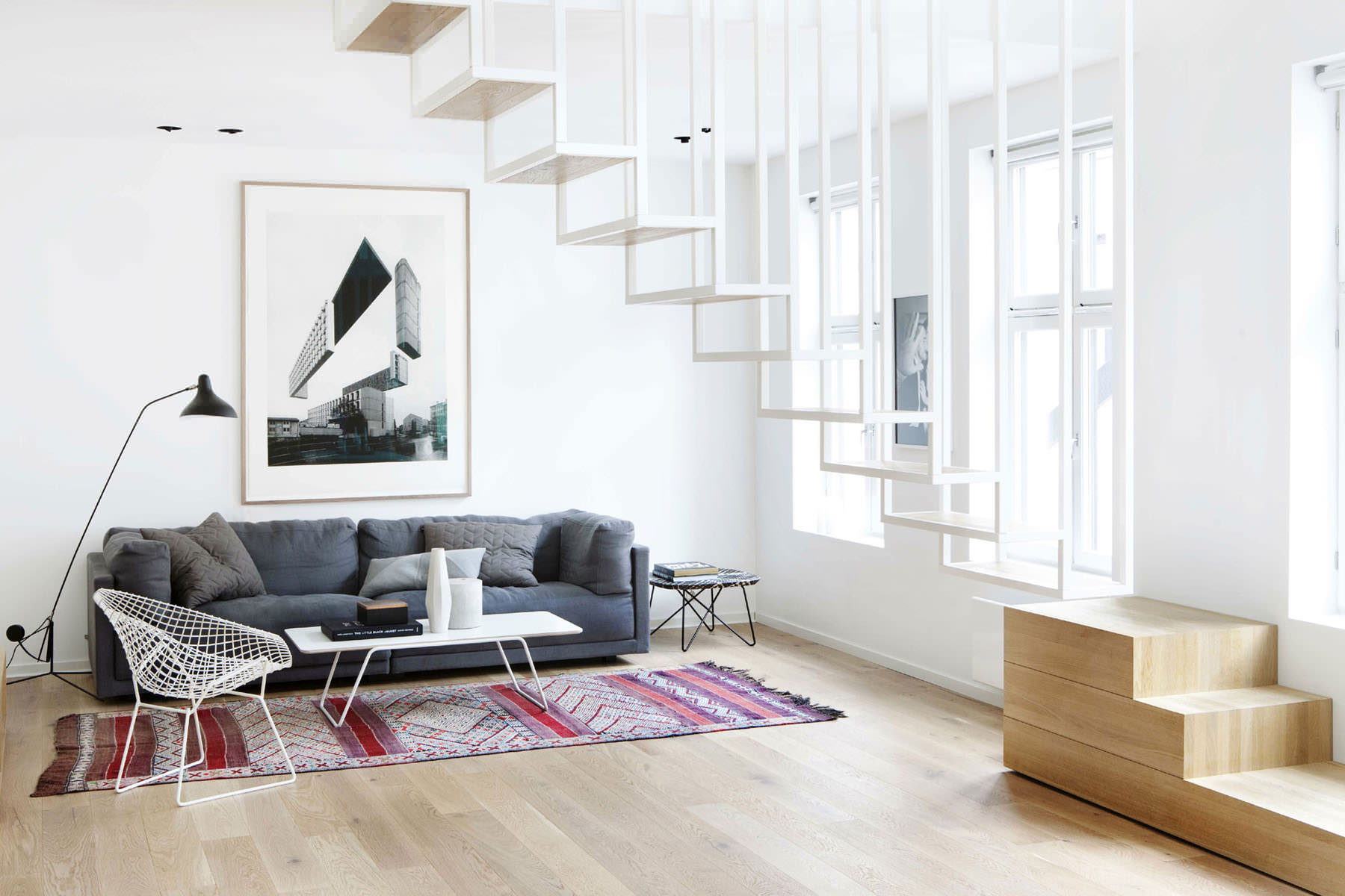 un exemple d'un bel intérieur de salon dans un style minimalisme
