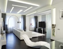 un esempio di un interno luminoso di un salotto nello stile della foto minimalista