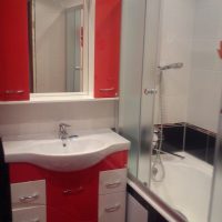 Neparastas vannas istabas stila 5 kvadrātmetru attēla piemērs