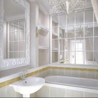 šviesaus vonios kambario dizaino variantas 5 kv.m nuotrauka