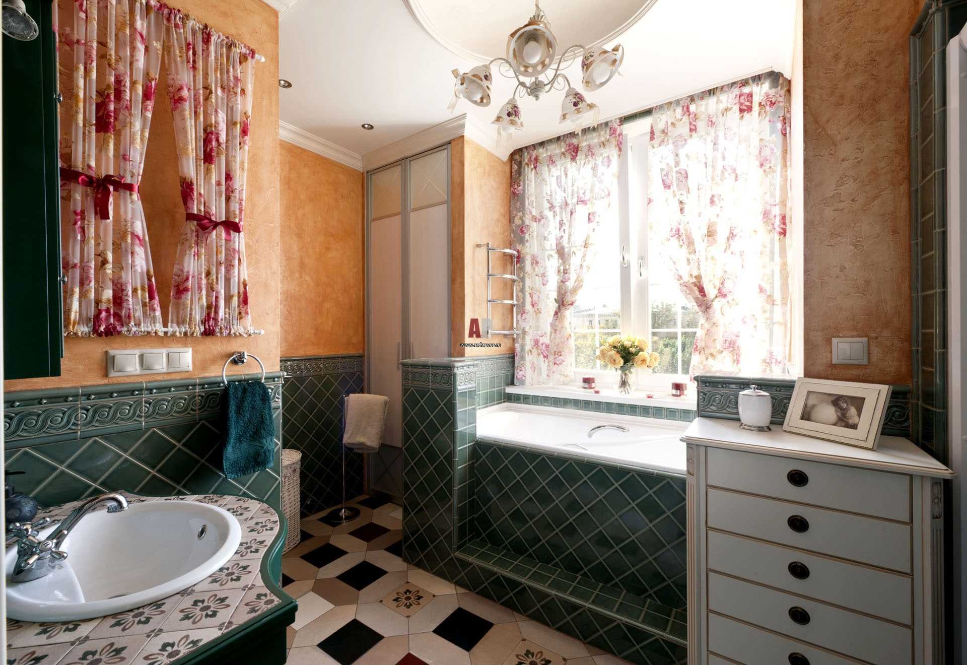 une variante du design insolite d'une salle de bain avec une fenêtre