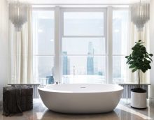 idea di bagno in stile moderno con finestra fotografica