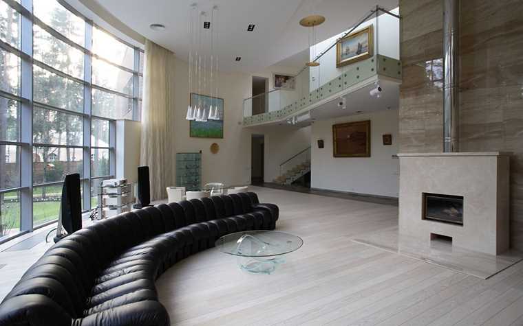 l'idea di un moderno appartamento interno con una seconda luce