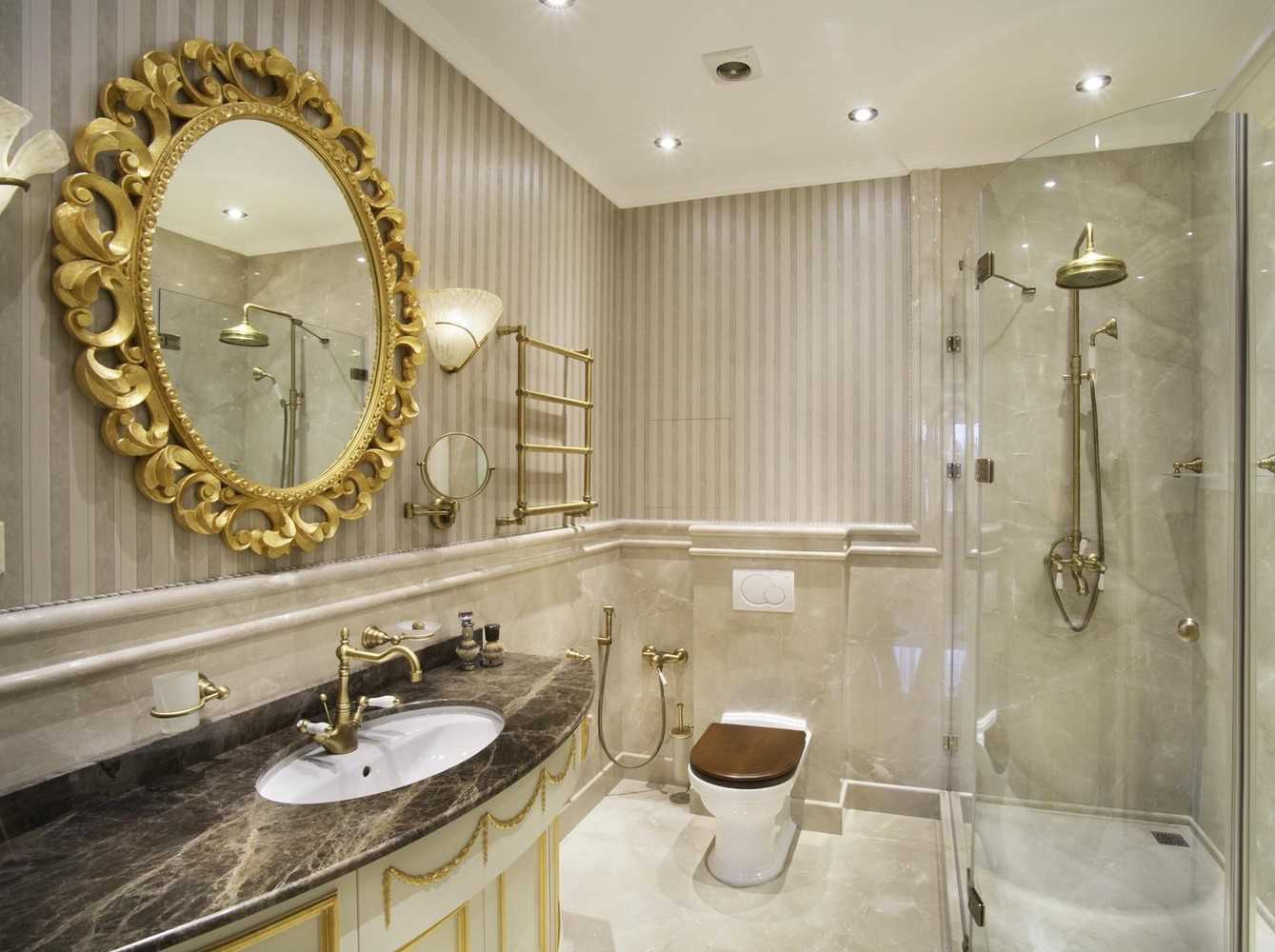 l'idea di un bellissimo interno del bagno in stile classico