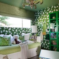 l'idea di usare il verde in un quadro luminoso per l'arredamento della stanza