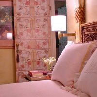 the idea of ​​using pink in an unusual room interior picture