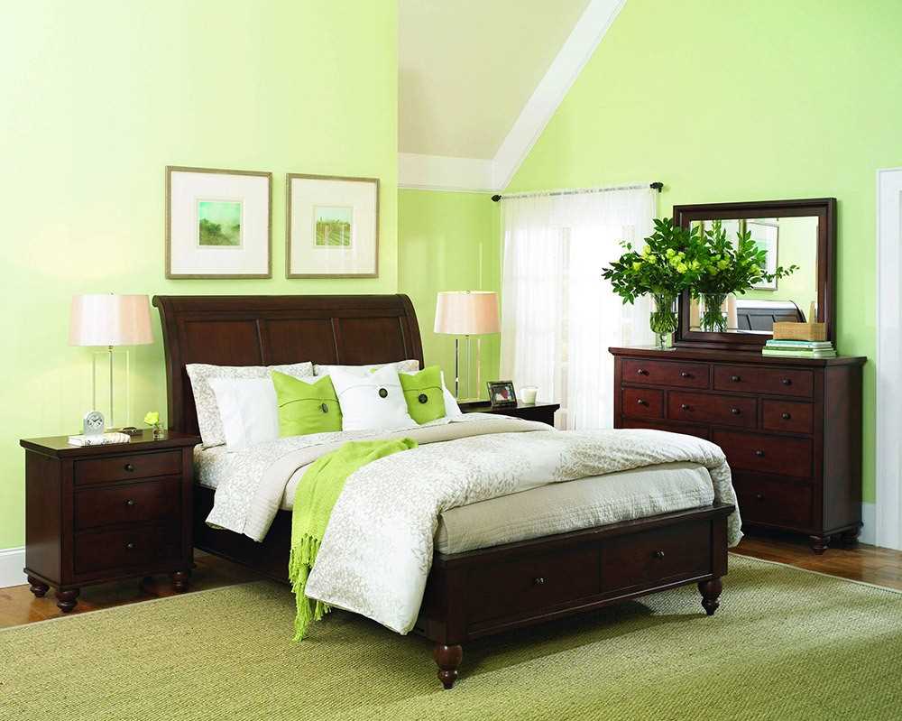 Un esempio di applicazione del colore verde in un arredamento luminoso dell'appartamento