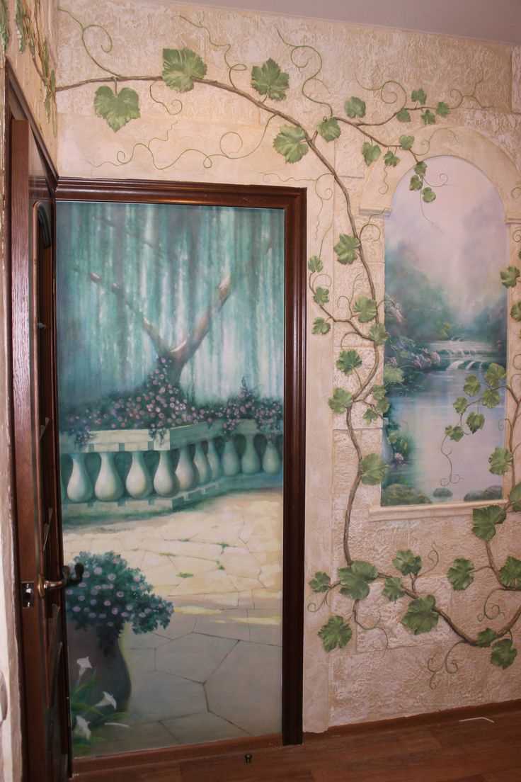 version du design inhabituel de l'appartement avec des peintures murales