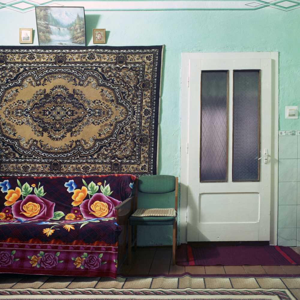 version du design inhabituel de la salle dans le style soviétique