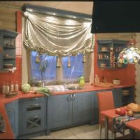 idée de conception inhabituelle d'une cuisine dans une maison en bois photo