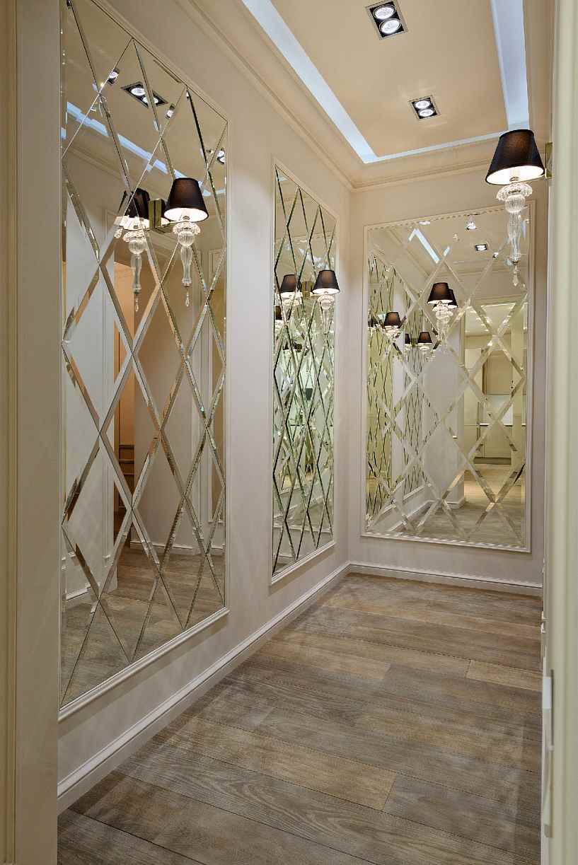 l'idée d'un beau design du couloir avec des miroirs