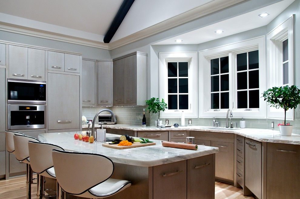 interno cucina con vetrata