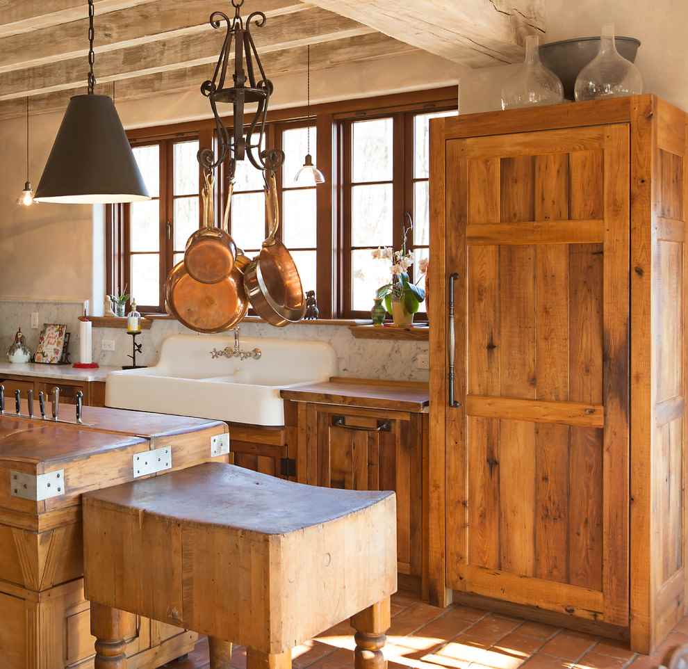 variante di un bellissimo interno cucina in stile rustico