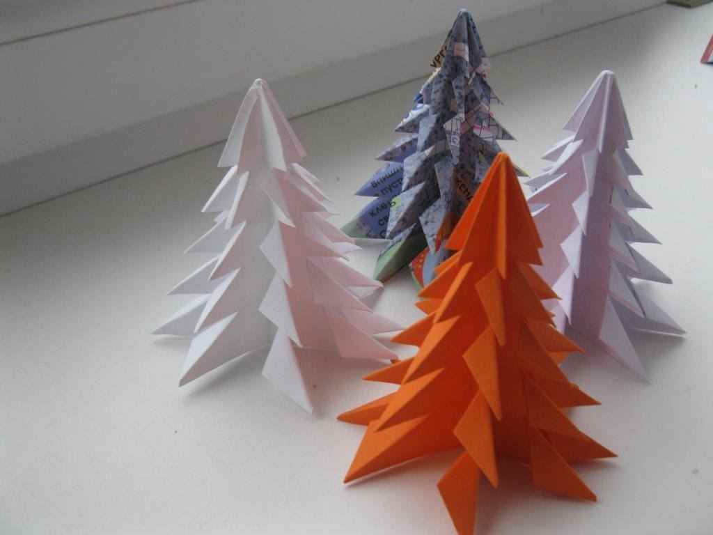 un exemple de création d'un arbre de Noël de fête à partir de papier vous-même